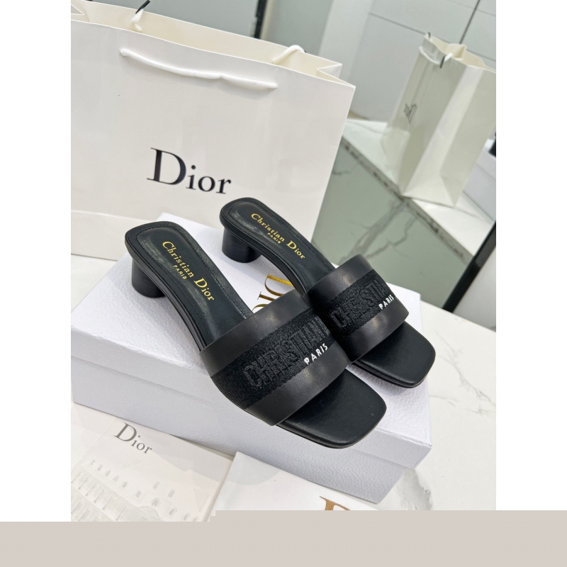 ch**an D*or slippers